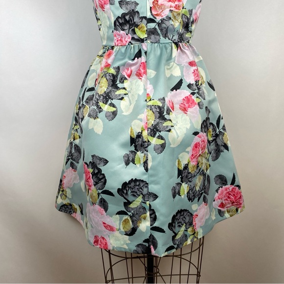 EUC CeCe By Cynthia Steffe Blue V-Neck Floral-Printed Fit and Flare Dress size 2 - Picture 9 of 14